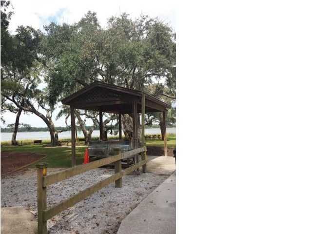 642 E Hobcaw Dr, Mount Pleasant, SC 29464