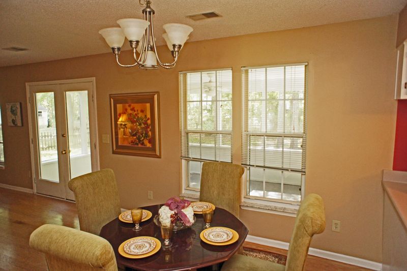 5413 Roxbury Dr, Charleston, SC 29418