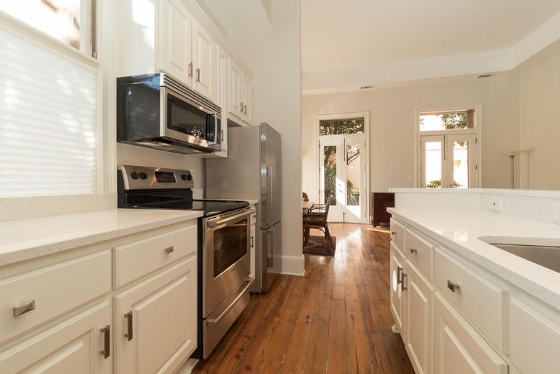 46 State St #D, Charleston, SC 29401