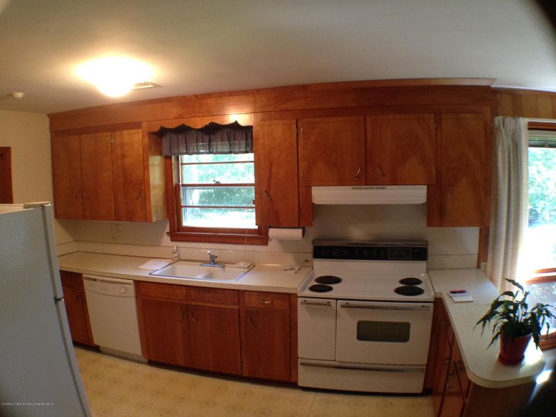 252 Devonshire Dr, Charleston, SC 29407