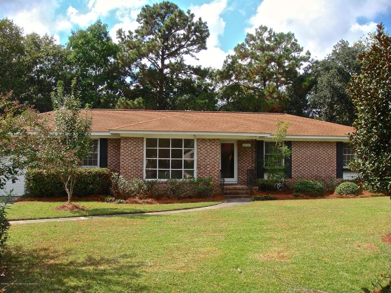 335 Susan Dr, Charleston, SC 29407