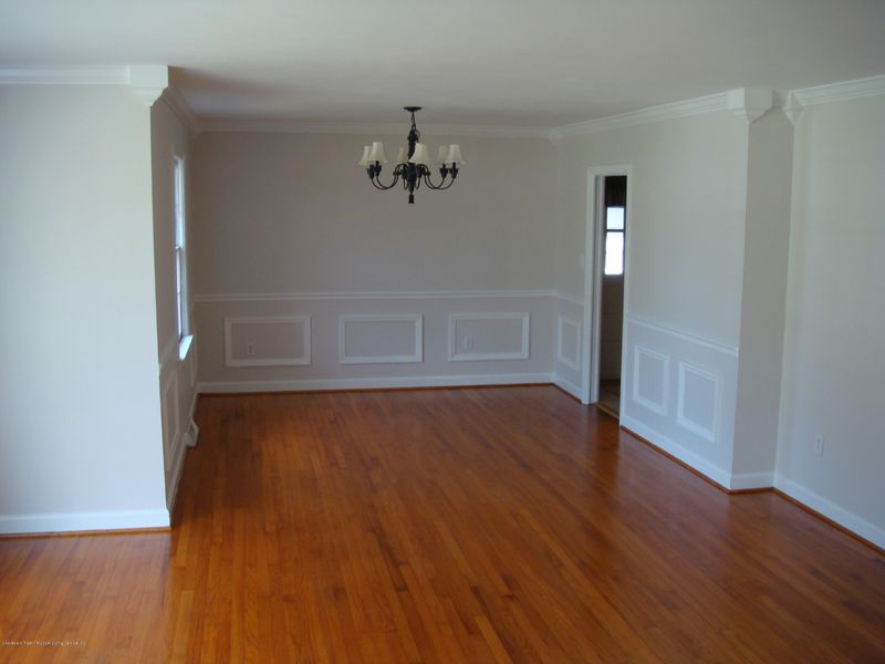 335 Susan Dr, Charleston, SC 29407