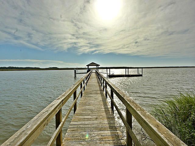 2042 Bailey Island Ln, Edisto Island, SC 29438