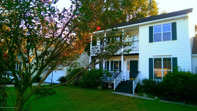 1521 Old Village Dr, Mount Pleasant, SC 29464