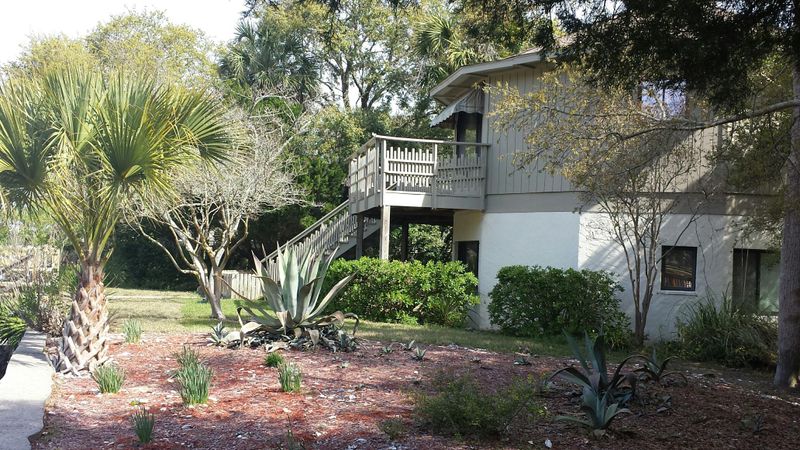 3 Driftwood Ln, Isle Of Palms, SC 29451