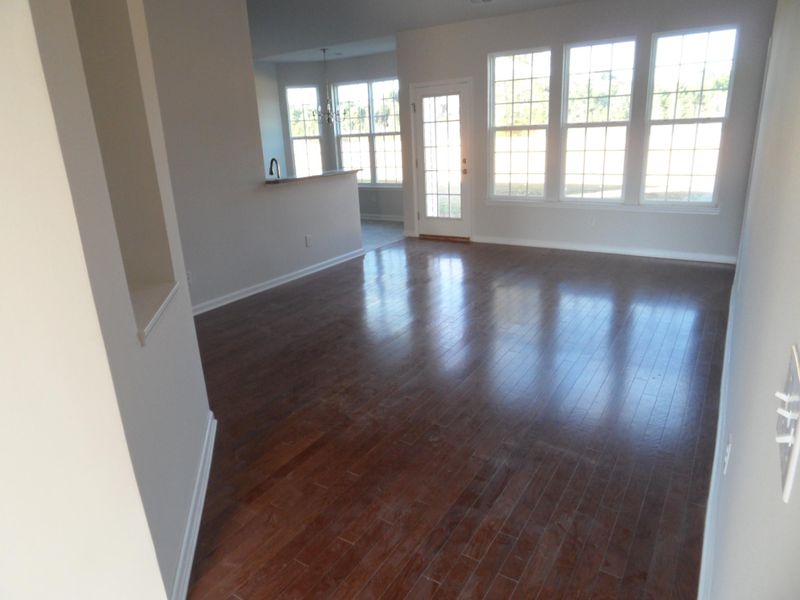 7728 Kinston St, North Charleston, SC 29418