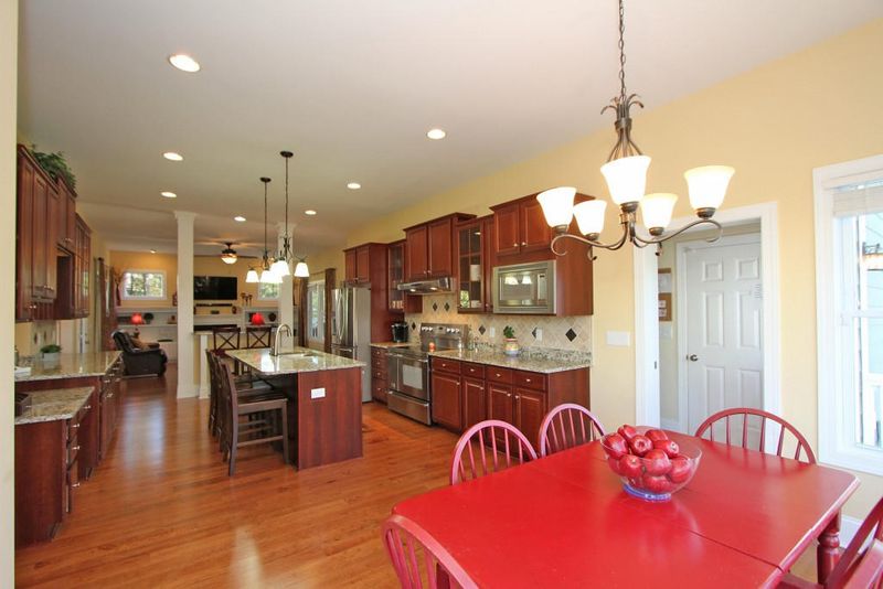 1532 Capel St, Mount Pleasant, SC 29466