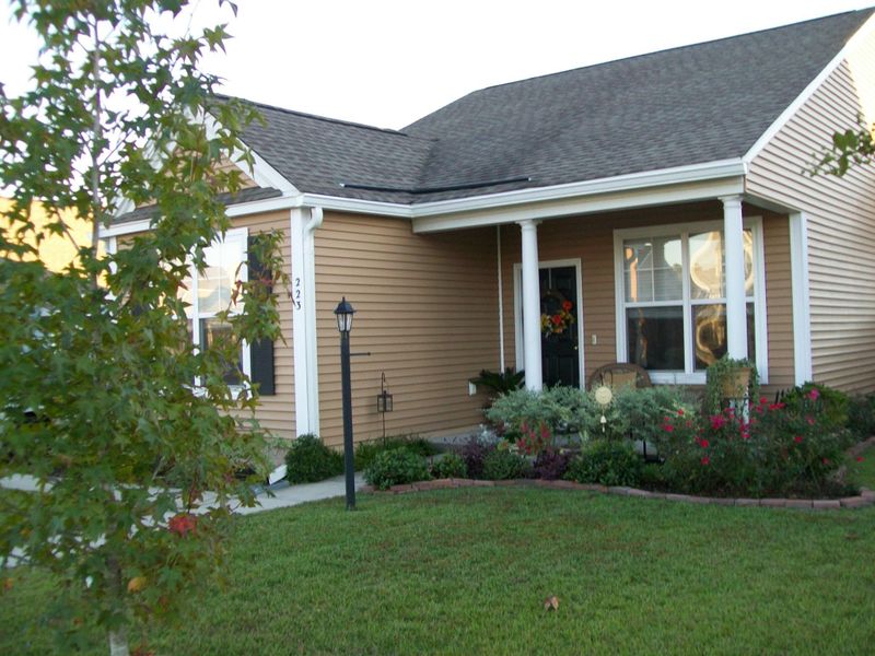 223 Killarney Trl, Moncks Corner, SC 29461