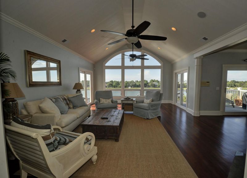 10 Intracoastal Ct, Isle Of Palms, SC 29451