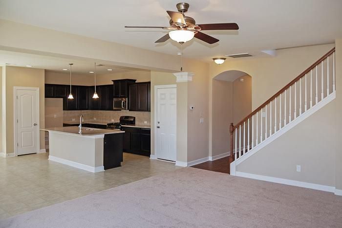572 Crossland Dr, Moncks Corner, SC 29461