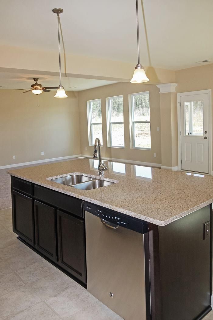 572 Crossland Dr, Moncks Corner, SC 29461