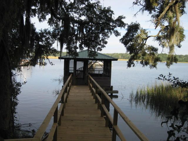 1498 Creekwood Rd, Edisto Island, SC 29438