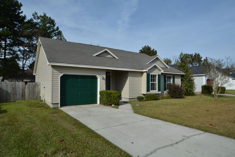 126 Persimmon Cir, Goose Creek, SC 29445