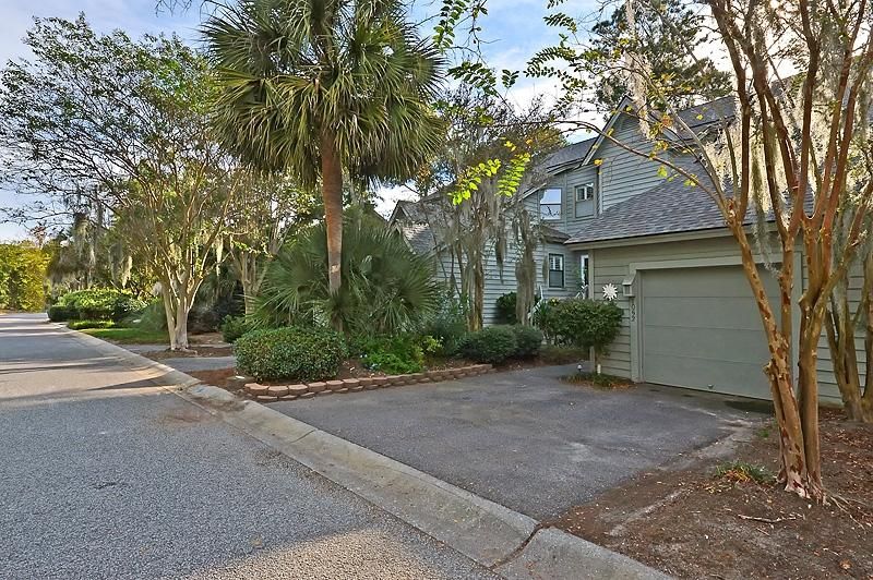 1052 Marsh Court Ln, Mount Pleasant, SC 29464
