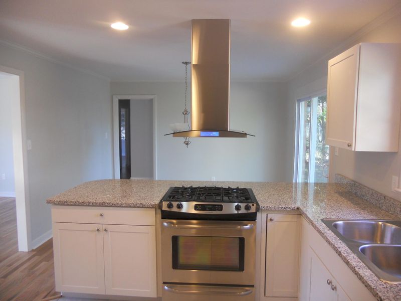 2038 Boeing Ave, Charleston, SC 29407