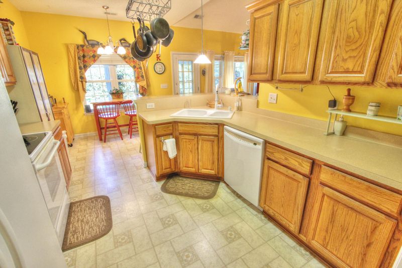 112 Moorhen Rd, Goose Creek, SC 29445