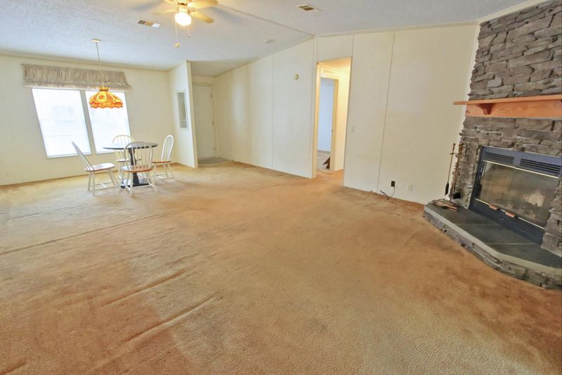 224 Grapevine Rd, Summerville, SC 29483