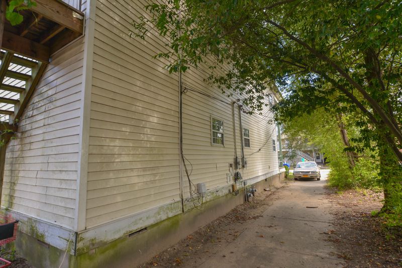 1904 Success St, North Charleston, SC 29405