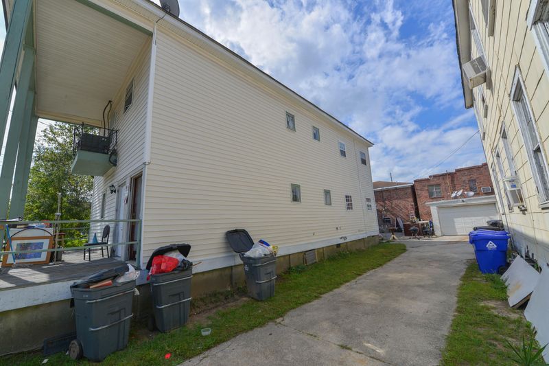 1904 Success St, North Charleston, SC 29405