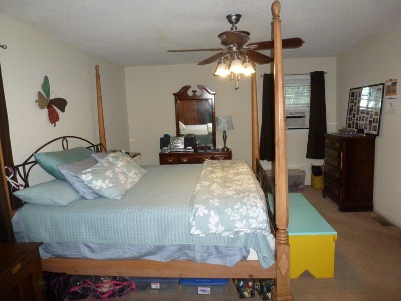 927 Yorktown Dr, James Island, SC 29412