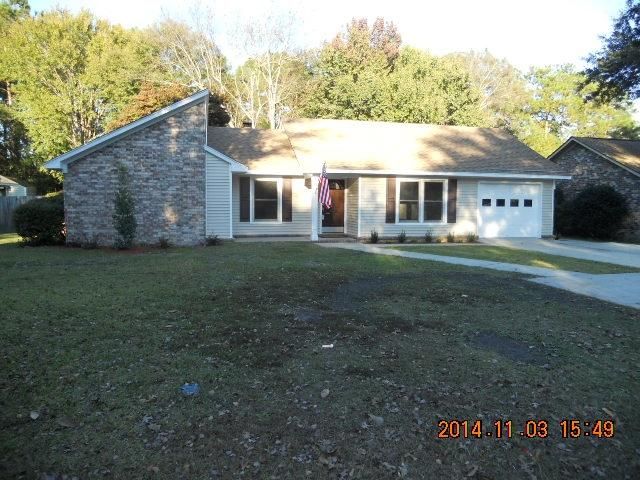 615 Longleaf Rd, Summerville, SC 29483