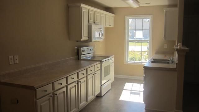 202 Reagan Dr, Summerville, SC 29483