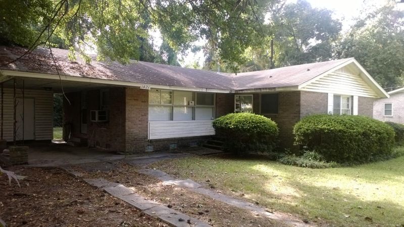 1421 S Sherwood Dr, Charleston, SC 29407