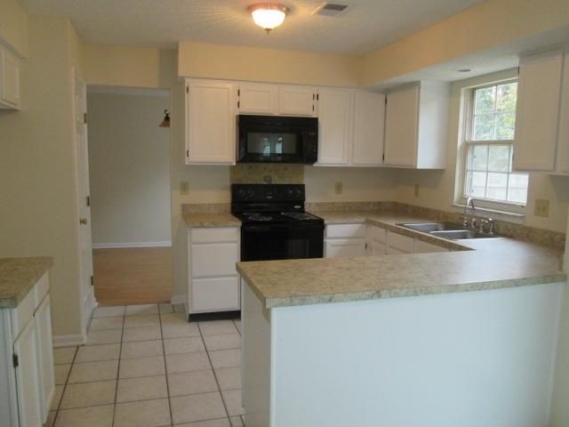 123 Kingsbridge Dr, Goose Creek, SC 29445