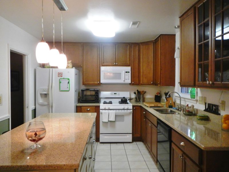 872 Stiles Dr, Charleston, SC 29412
