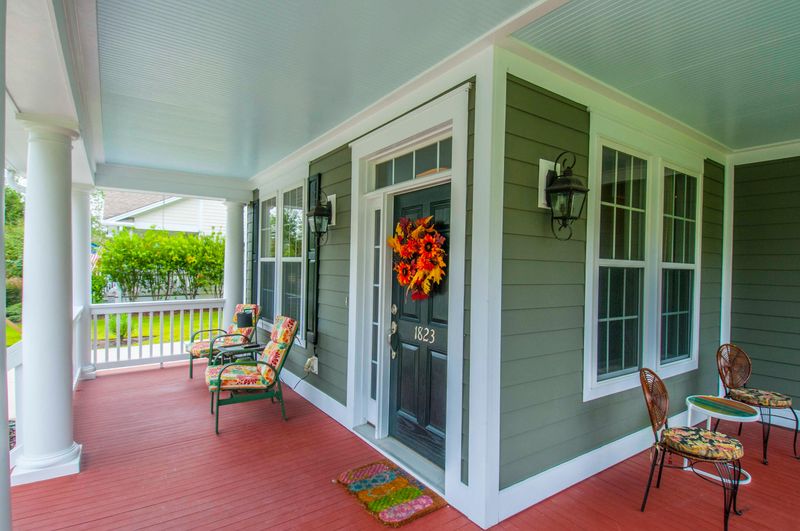 1823 Hall Point Rd, Mount Pleasant, SC 29466