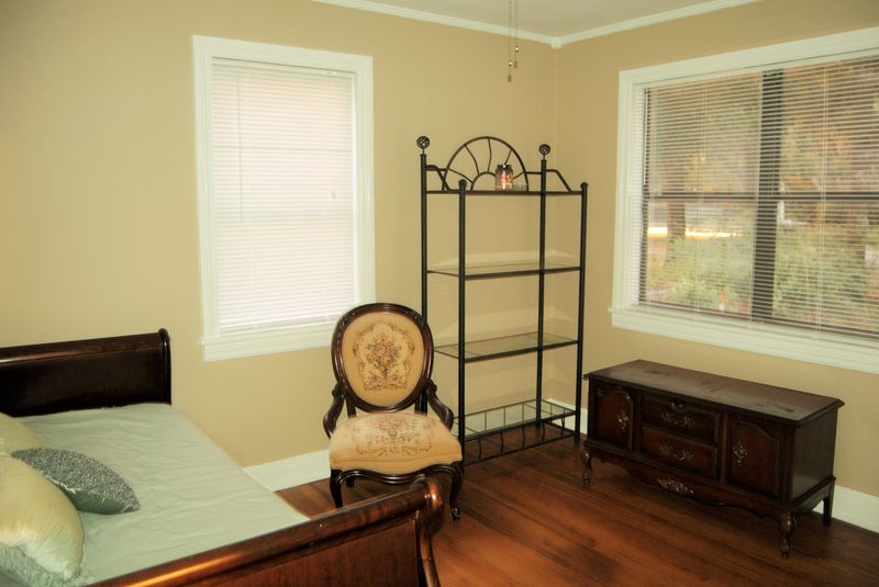 1221 Yeamans Hall Rd, Hanahan, SC 29410