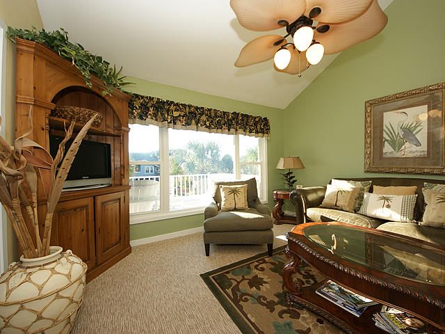 29 Beachside Dr, Isle Of Palms, SC 29451
