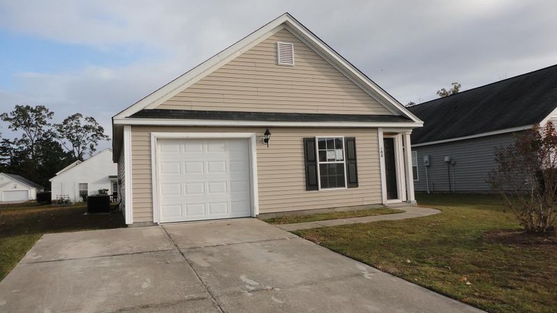 108 Maypop Dr, Goose Creek, SC 29445
