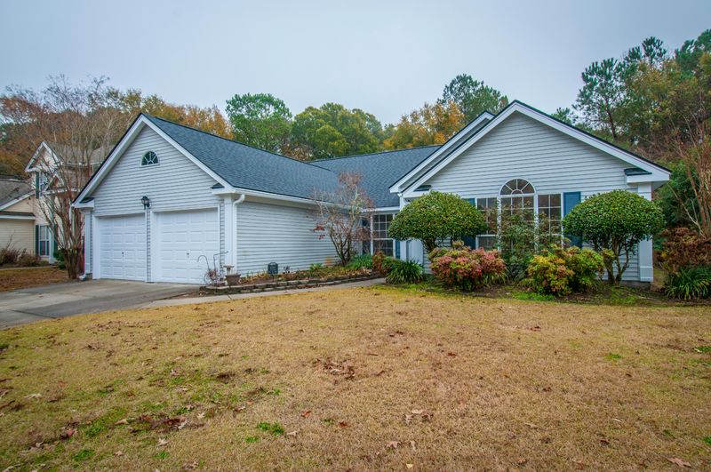1944 Falling Creek Cir, Mount Pleasant, SC 29464