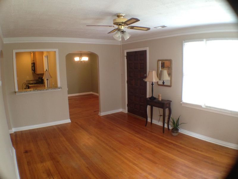 1004 Holcombe Rd, Hanahan, SC 29410