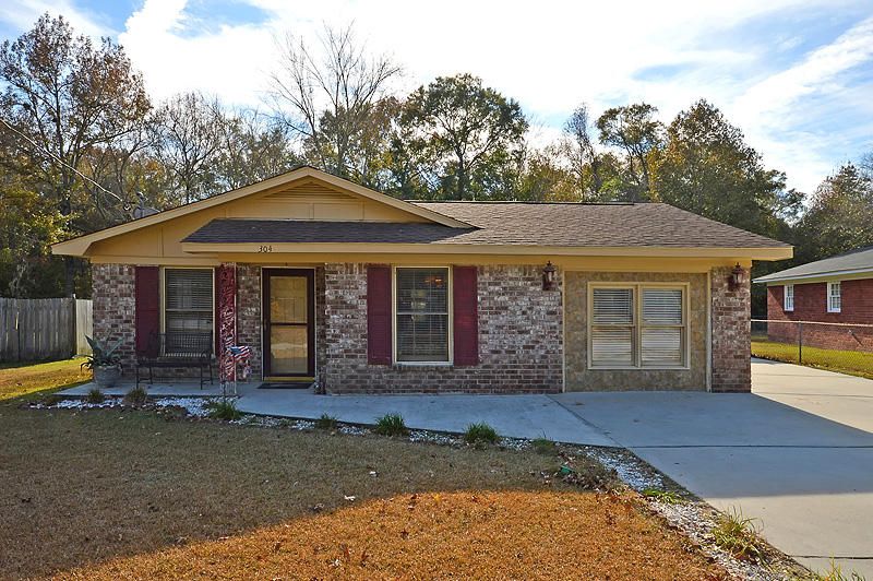 304 Sprucewood Dr, Summerville, SC 29485