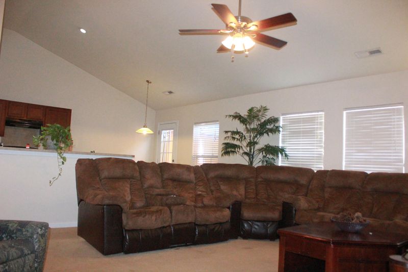 429 Watershed Dr, Goose Creek, SC 29445