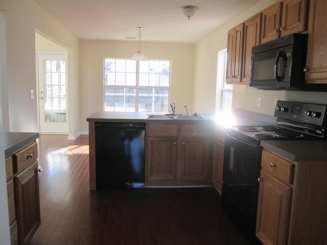 304 Burton Ave, Summerville, SC 29485