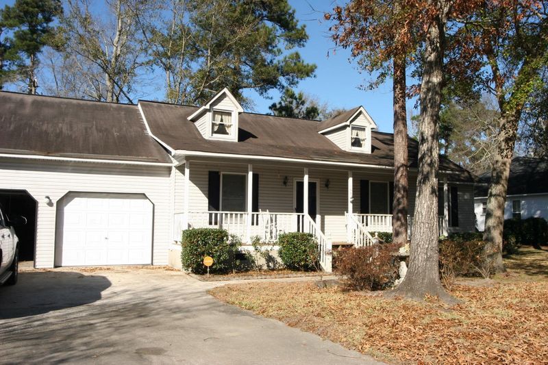 108 Garbon Dr, Summerville, SC 29485