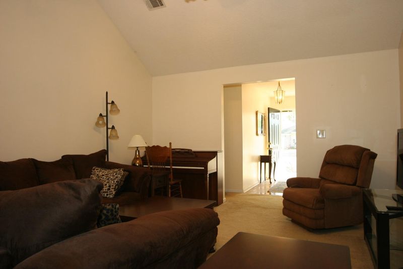 108 Garbon Dr, Summerville, SC 29485