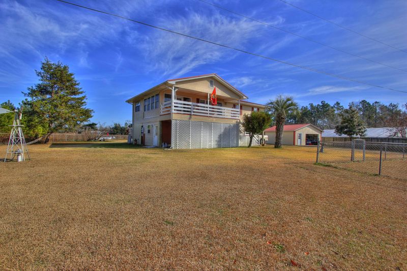 335 Hammy Ln, Pineville, SC 29468