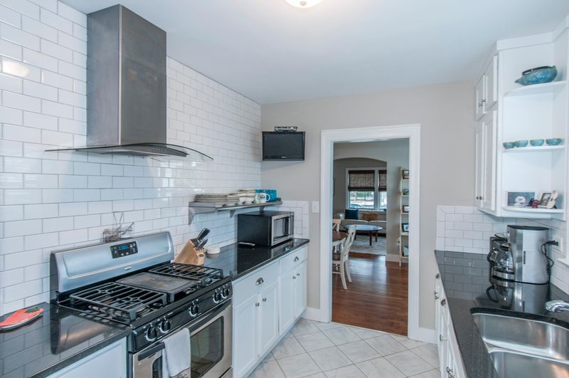17 Fenwick Dr, Charleston, SC 29407