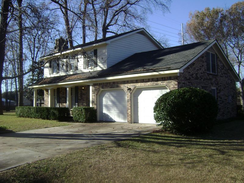 2208 Ambassador Ln, Charleston, SC 29414