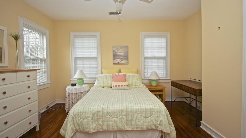125 Queen St, Charleston, SC 29401