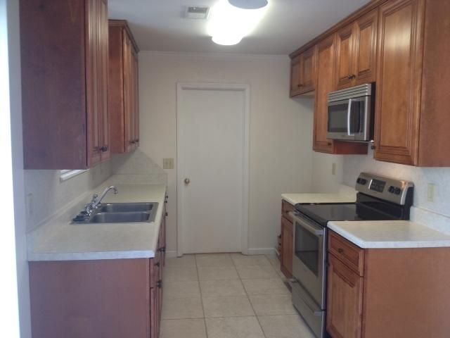 107 Carriage Ct, Summerville, SC 29483