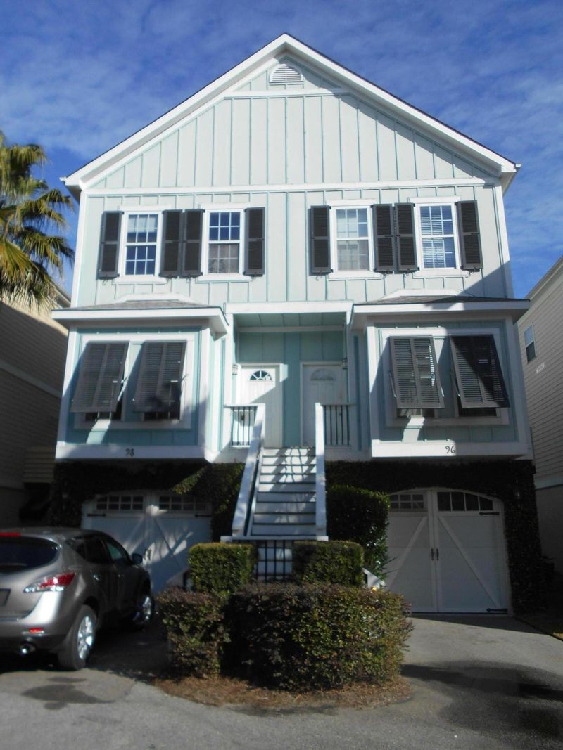 98 W 2nd St, Folly Beach, SC 29439
