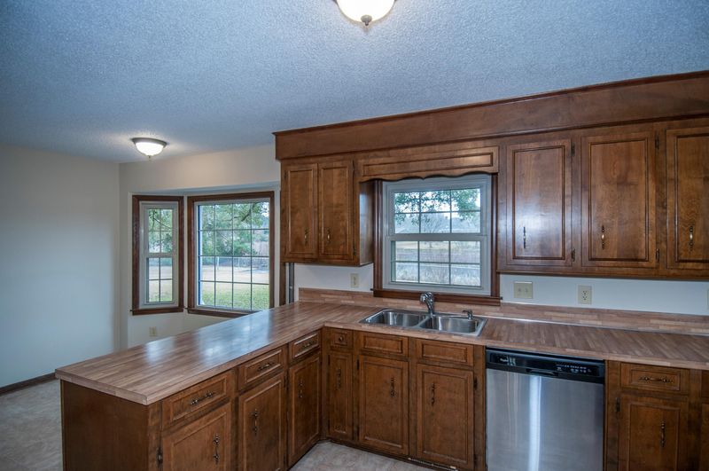 163 N Lakeshore Dr, Goose Creek, SC 29445