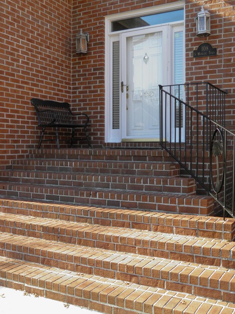 108 S Warwick, Goose Creek, SC 29445