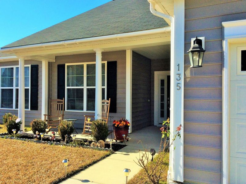 135 Satur Dr, Goose Creek, SC 29445