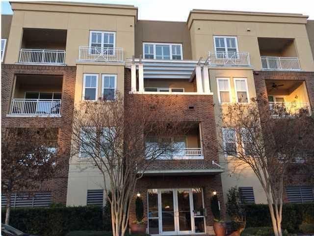 200 River Landing Dr #H301, Daniel Island, SC 29492